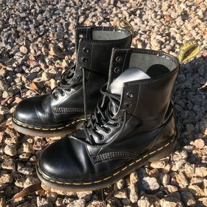 Dr. Marten 1460 Black Boot